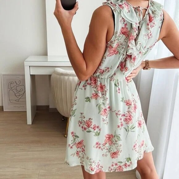 Divided size 8, mint green floral halter style mini dress with built in slip - Picture 7 of 7